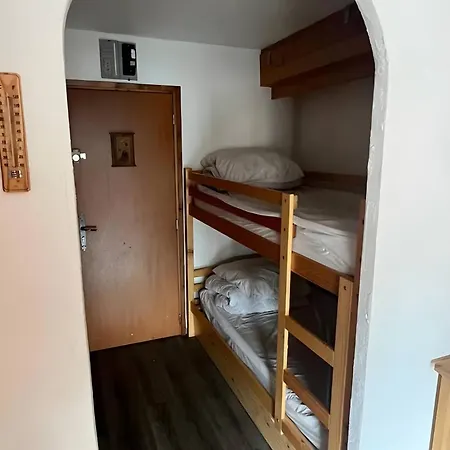 - Inout - 5 Beds Flat G-31 *