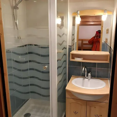 - Inout - 5 Beds Flat G-31